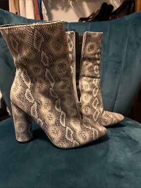 Fashion Nova Snake-Print Ankle Boots in Gray and Black